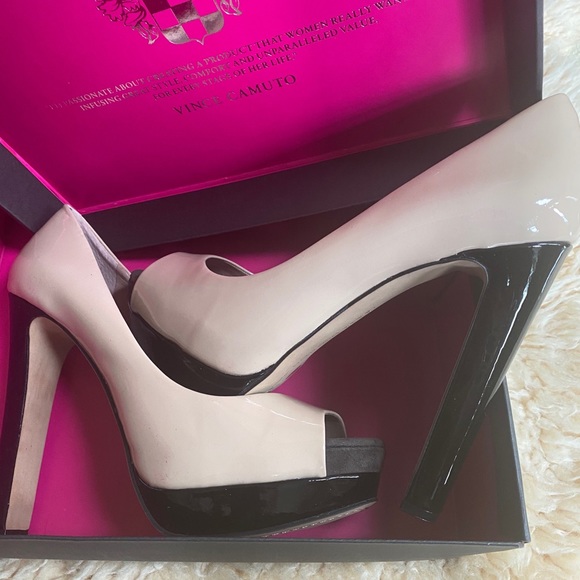 Vince Camuto open toe heels - Picture 1 of 2